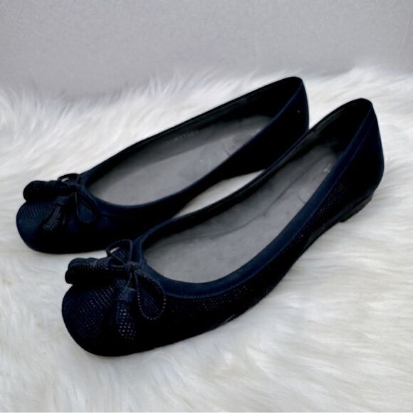 Stuart Weitzman Tulip Bow Square Toe Navy Flats 7.5 - Picture 1 of 7